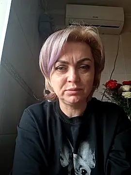 SylvieGold453 online show from 04/17/26, 04:21