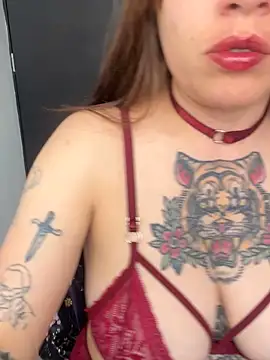 Snapshot of MartinaLorenss chatting on 04/17/26, 01:14 MartinaLorenss online show from 04/17/26, 01:14
