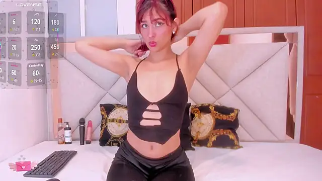 lili blaze online show from 04/28/26, 12:54