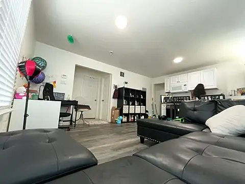 LinaGS online show from 04/01/26, 05:32