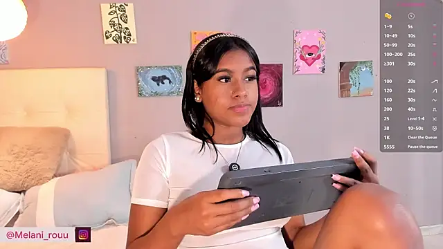 Melaniaa Roussee online show from 04/22/26, 12:24