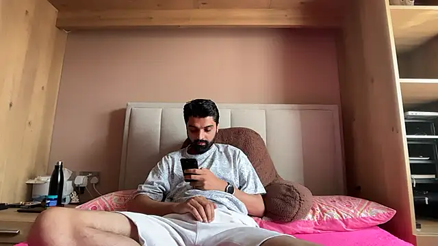 Snapshot of priyxh chatting on 06/27/26, 01:06 priyxh online show from 06/27/26, 01:06