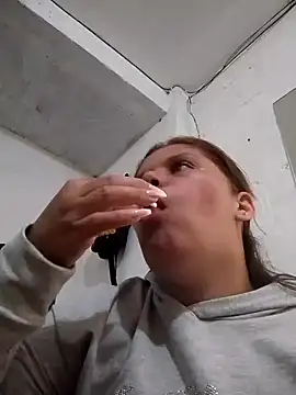 Snapshot of Zafiro_MD chatting on 04/03/26, 02:04 Zafiro MD online show from 04/03/26, 02:04