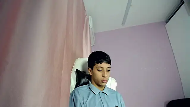 Snapshot of Yei_lee_ chatting on 05/19/26, 05:36 Yei lee online show from 05/19/26, 05:36