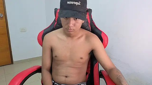 darknigthx online show from 04/15/26, 12:06