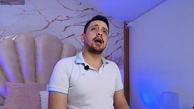 Christopherluxe online show from 04/04/26, 02:32