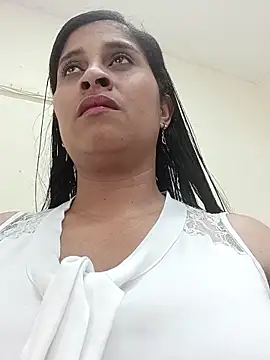 Snapshot of SofiaMendez1_ chatting on 06/20/26, 06:00 SofiaMendez1 online show from 06/20/26, 06:00