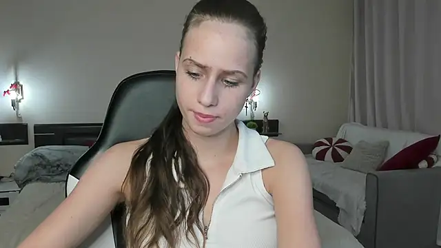 Snapshot of LoveBettie chatting on 07/07/26, 03:27 LoveBettie online show from 07/07/26, 03:27