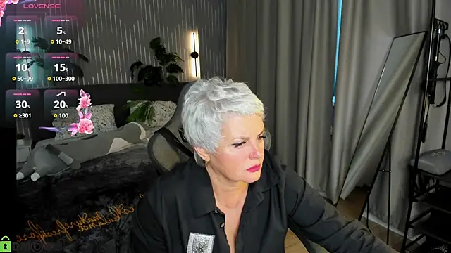 Snapshot of Linda_Zef1r chatting on 05/13/26, 01:14 Linda Zef1r online show from 05/13/26, 01:14