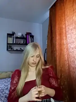 Snapshot of IsOlli chatting on 05/03/26, 08:09 IsOlli online show from 05/03/26, 08:09