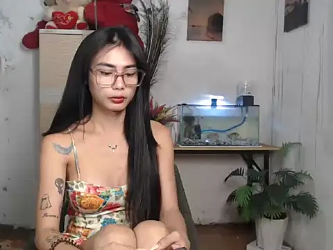 Snapshot of Martha4you chatting on 06/15/26, 10:23 Martha4you online show from 06/15/26, 10:23