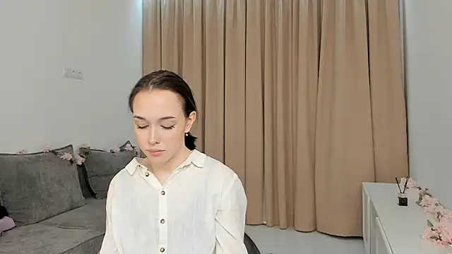 RoyceKintzel online show from 04/11/26, 06:34