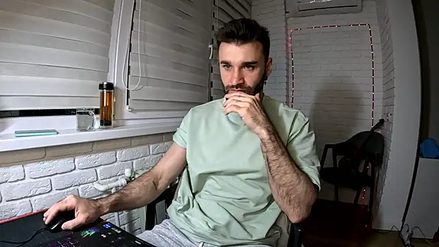 Snapshot of DaddySlava chatting on 04/16/26, 08:53 DaddySlava online show from 04/16/26, 08:53