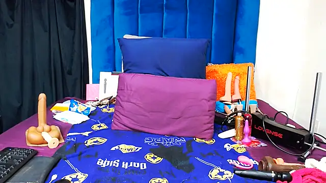 Freakyslut-39 online show from 06/10/26, 01:32