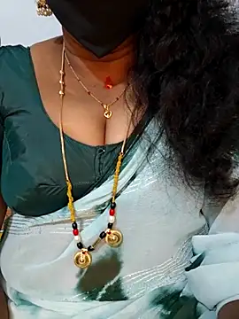 Snapshot of Priya_smiley chatting on 04/08/26, 12:49 Priya smiley online show from 04/08/26, 12:49