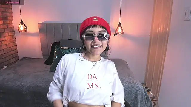 Hanna Clark   online show from 05/22/26, 02:44
