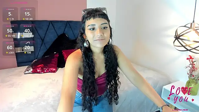 Snapshot of Hanna_Clark__ chatting on 07/04/26, 11:49 Hanna Clark online show from 07/04/26, 11:49
