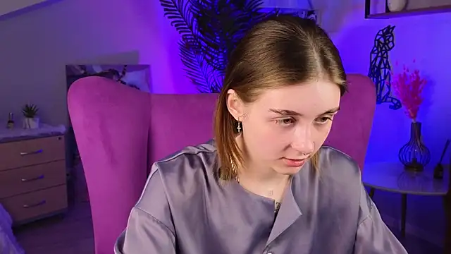 Snapshot of LilliamGebel chatting on 04/03/26, 08:34 LilliamGebel online show from 04/03/26, 08:34