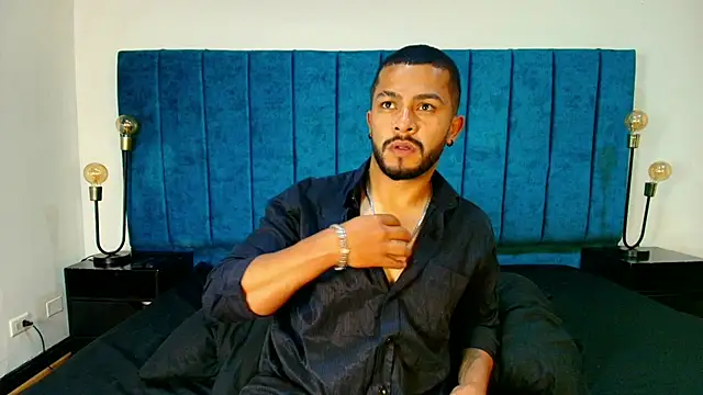 Snapshot of Enzo_Vitale_ chatting on 04/05/26, 11:29 Enzo Vitale online show from 04/05/26, 11:29