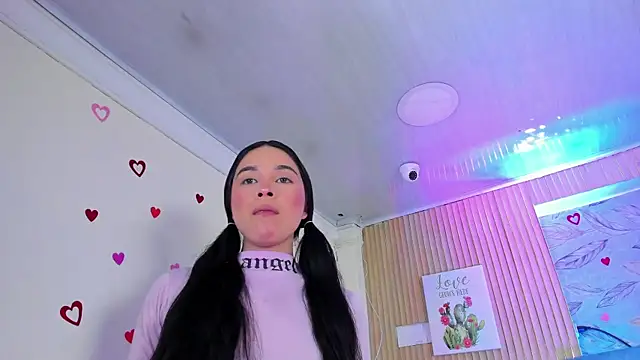 Delphine doll online show from 04/29/26, 11:47