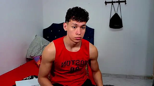 Snapshot of Myke_sexy chatting on 04/02/26, 05:21 Myke sexy online show from 04/02/26, 05:21