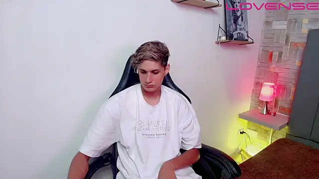 flaquito    online show from 04/04/26, 09:12