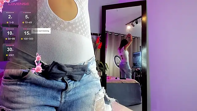 Snapshot of alma_rose_ chatting on 05/28/26, 04:48 alma rose online show from 05/28/26, 04:48