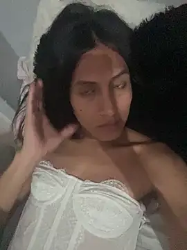 Snapshot of luna_duque chatting on 06/21/26, 04:26 luna duque online show from 06/21/26, 04:26
