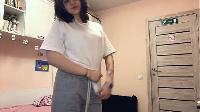 NoraSweetie online show from 04/02/26, 03:42