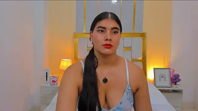Snapshot of Alara_Keyy chatting on 05/06/26, 12:41 Alara Keyy online show from 05/06/26, 12:41