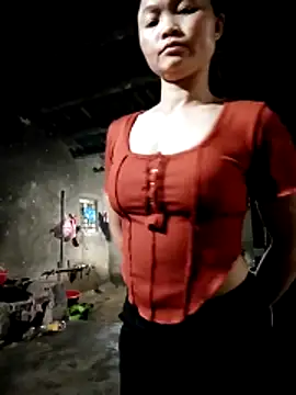 Tieuvy122 online show from 04/25/26, 01:03