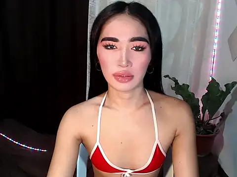Snapshot of urasiankylie chatting on 07/04/26, 05:30 urasiankylie online show from 07/04/26, 05:30