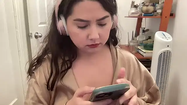 ariaxm00n online show from 05/06/26, 07:41