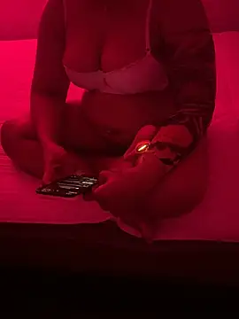 VoyeurismCouple online show from 04/17/26, 07:55