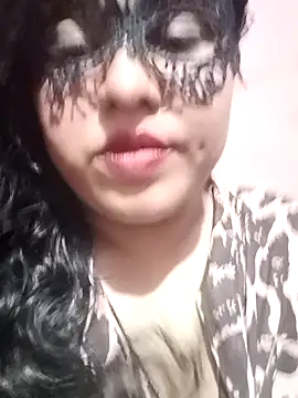 Maskedcurves online show from 04/09/26, 05:51