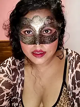 Snapshot of Maskedcurves chatting on 06/06/26, 02:11 Maskedcurves online show from 06/06/26, 02:11