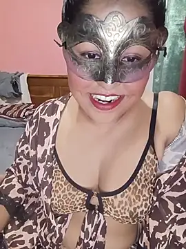 Snapshot of Maskedcurves chatting on 07/25/26, 04:48 Maskedcurves online show from 07/25/26, 04:48