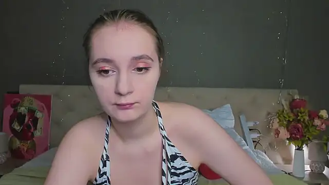 Snapshot of Amy-Desiree chatting on 07/16/26, 01:22 Amy-Desiree online show from 07/16/26, 01:22