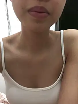 Yenlisu3Zie online show from 04/28/26, 02:49