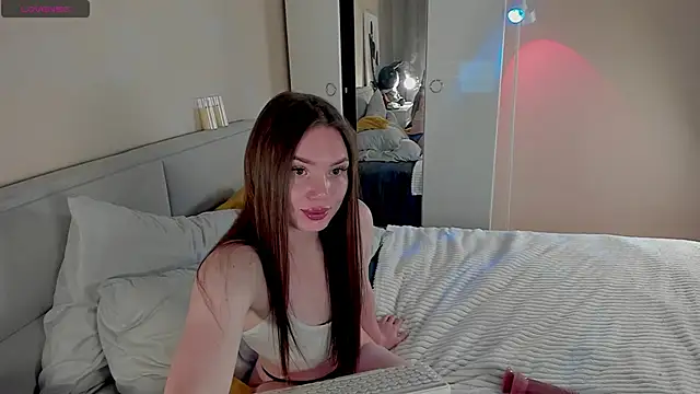 Aphrodite Portman online show from 05/14/26, 08:21