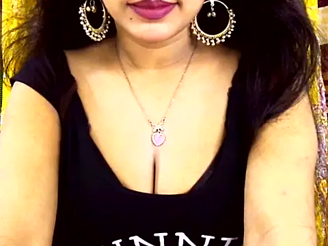Noor Zarin online show from 04/25/26, 02:47