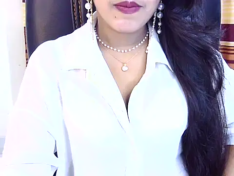 Noor Zarin online show from 05/05/26, 08:28