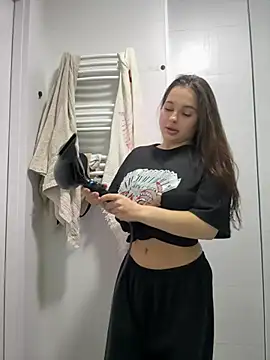 MonikaLoveXx online show from 04/06/26, 11:55