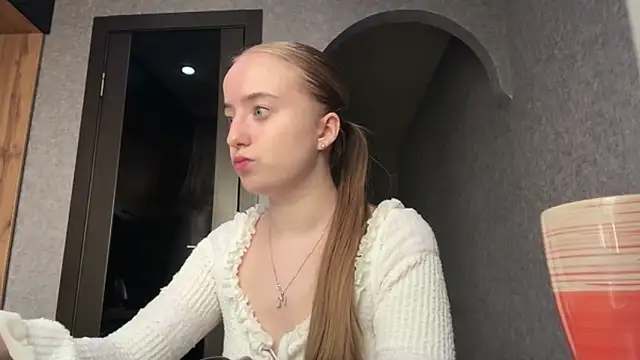 Snapshot of SabinaHaggen chatting on 04/29/26, 02:21 SabinaHaggen online show from 04/29/26, 02:21
