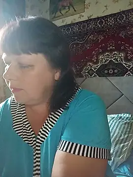 Snapshot of AuroKaria chatting on 06/13/26, 02:59 AuroKaria online show from 06/13/26, 02:59