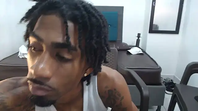Snapshot of burrodelacosta chatting on 04/30/26, 01:34 burrodelacosta online show from 04/30/26, 01:34