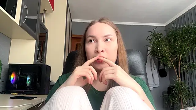 Milaissocute online show from 04/28/26, 10:09
