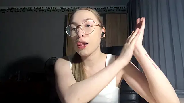 Milaissocute online show from 06/03/26, 11:10