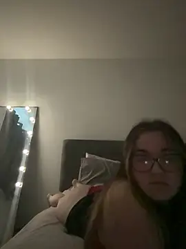 Filthy-Ella69 online show from 04/05/26, 05:32