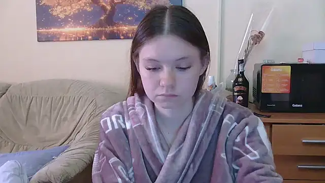 Snapshot of JessicaHolland1 chatting on 05/19/26, 05:14 JessicaHolland1 online show from 05/19/26, 05:14